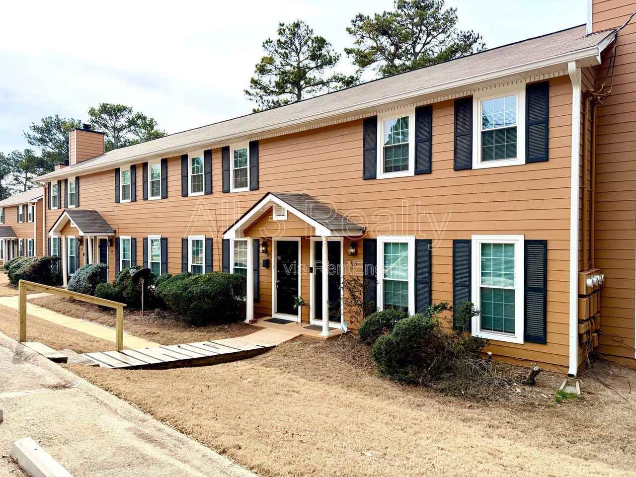 121 Jackson Dr - Photo 2 of 20