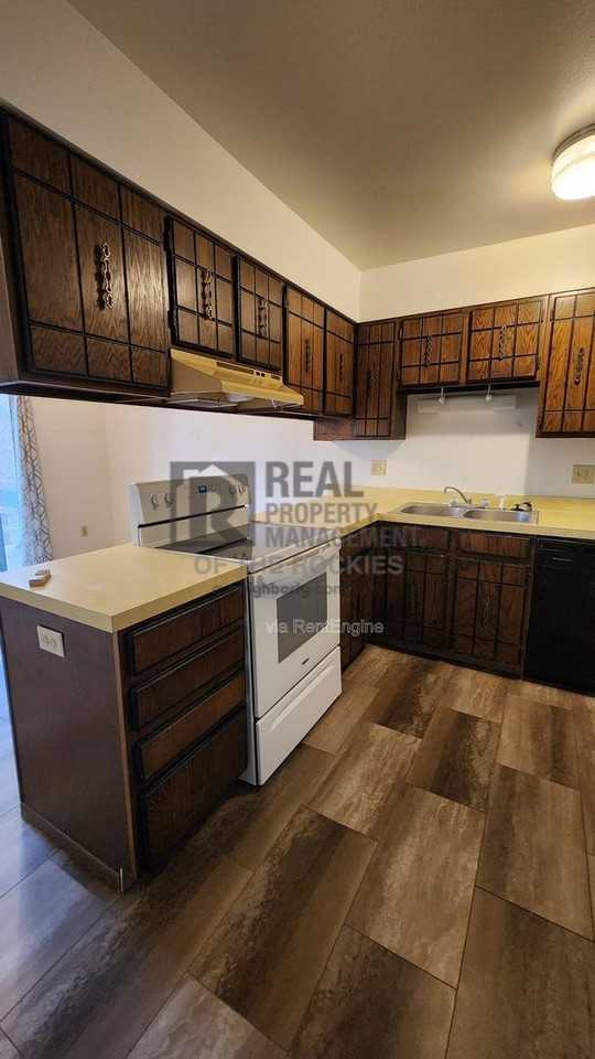 5301 E 12th St #4 - Photo 4 of 15