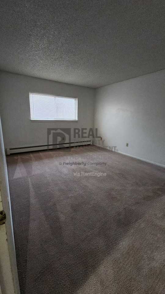 5301 E 12th St #4 - Photo 5 of 15