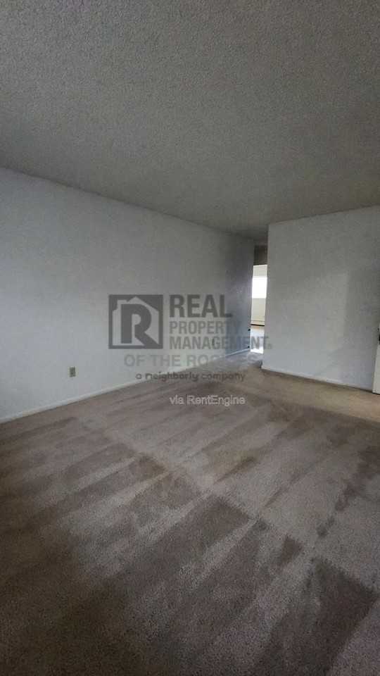 5301 E 12th St #4 - Photo 6 of 15