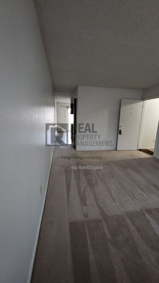 5301 E 12th St #4 - Photo 7 of 15