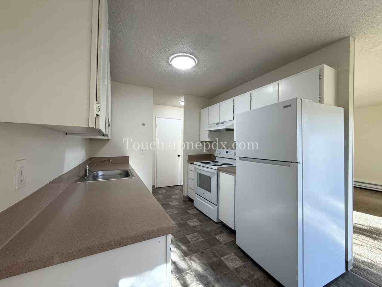 5808 Se Milwaukie Ave #3 - Photo 3 of 22