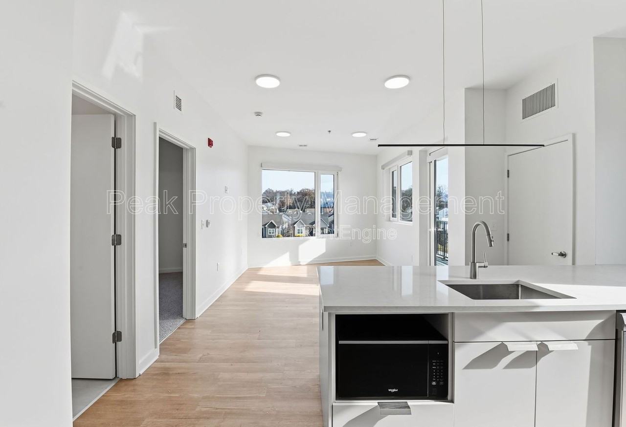 501 Orleans St #208 - Photo 2 of 29