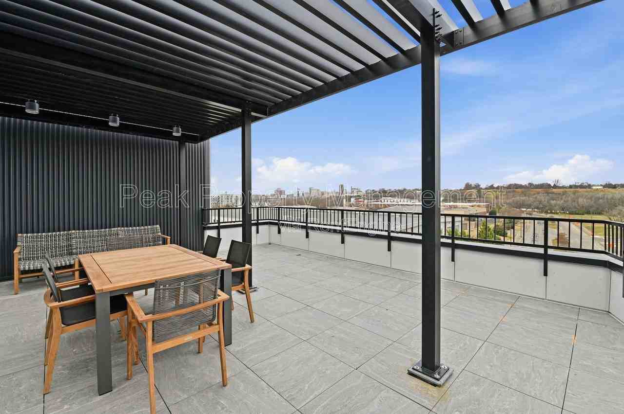 501 Orleans St #208 - Photo 6 of 29