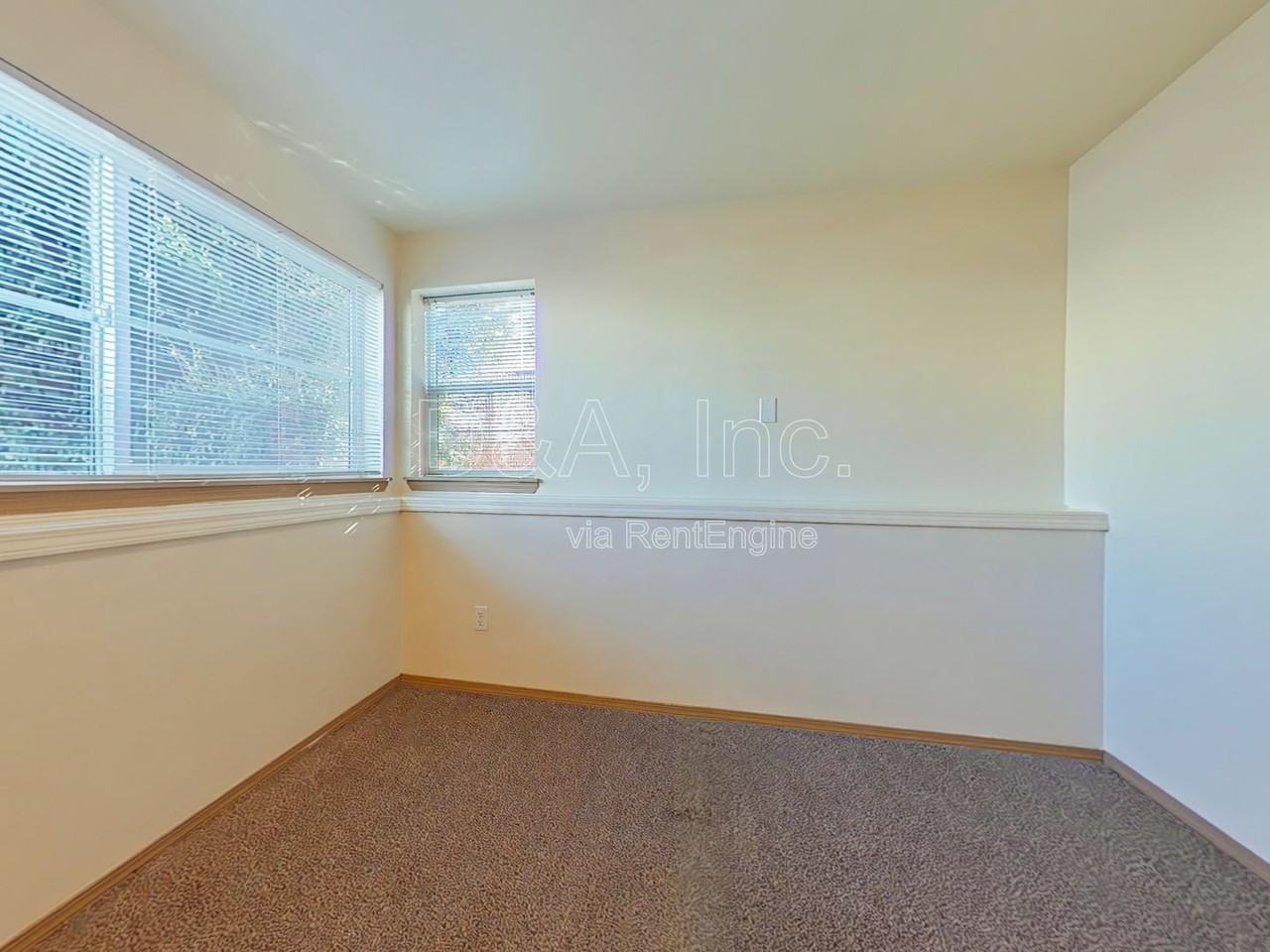 2960 Nw Tyler Ave #101 - Photo 6 of 10