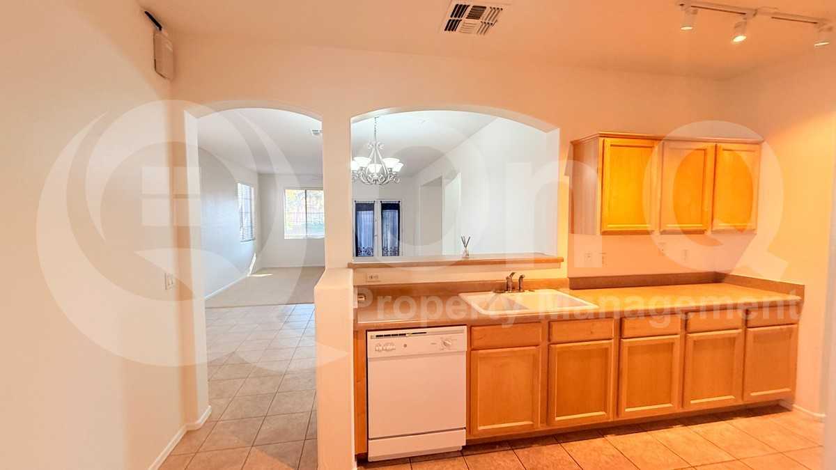 6334 S Blake St - Photo 3 of 24