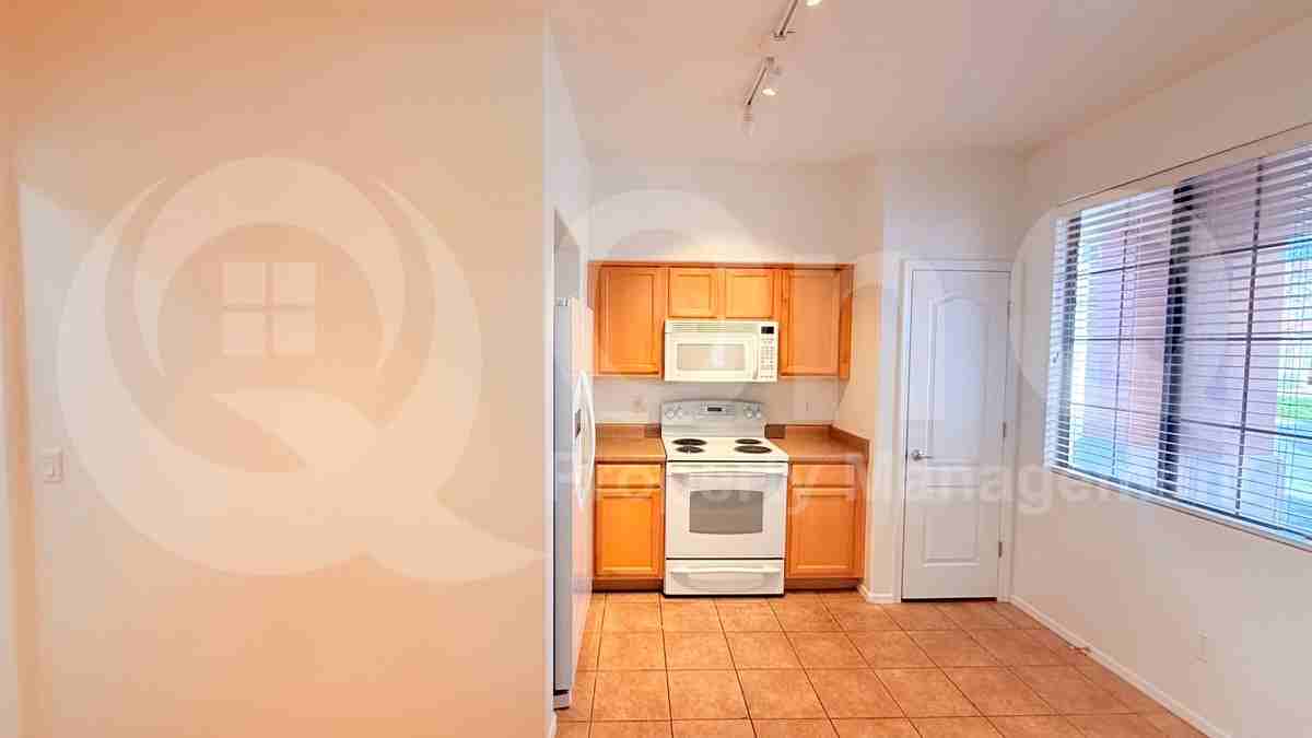 6334 S Blake St - Photo 4 of 24