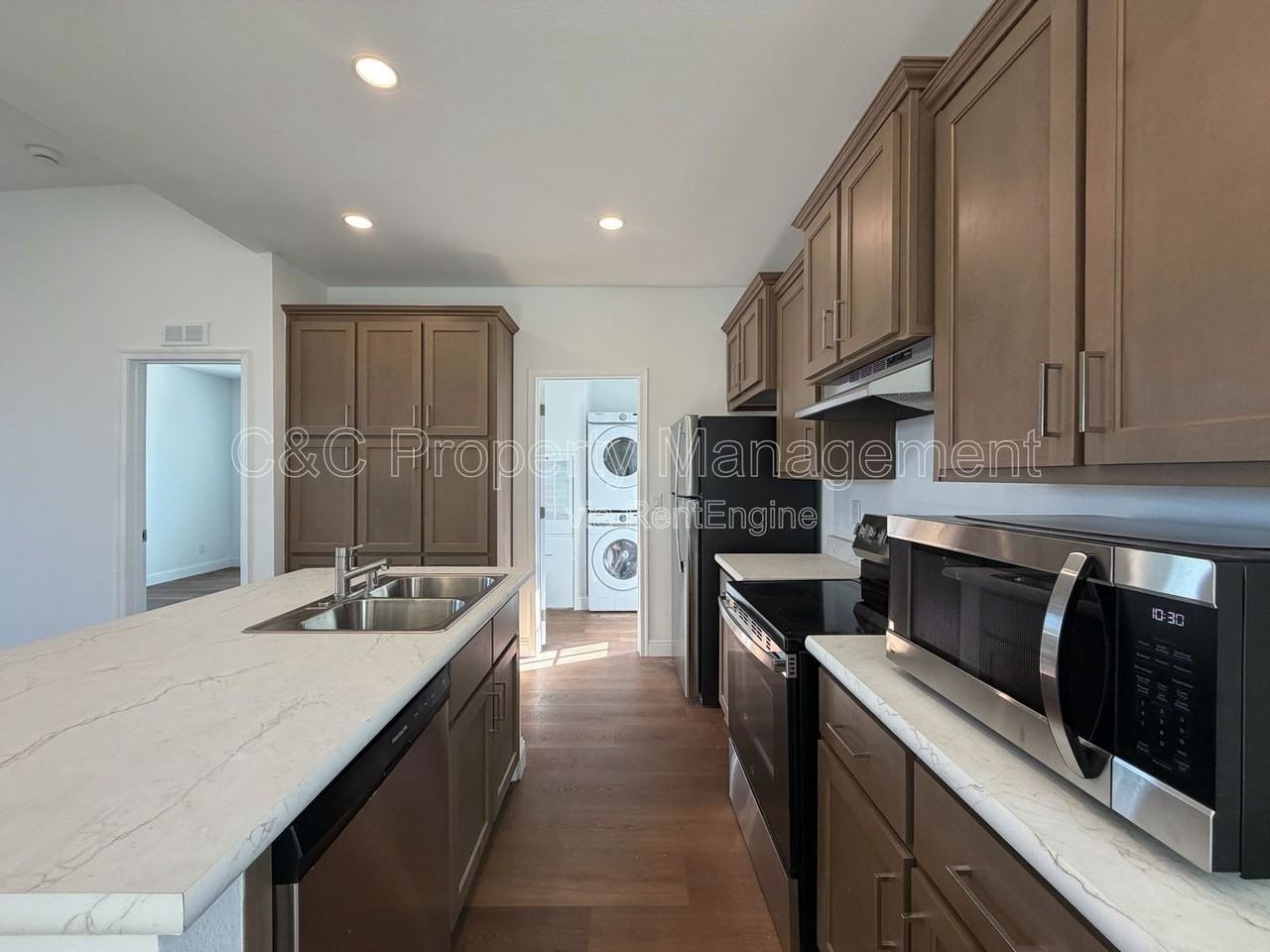 759 W Chase Ave - Photo 3 of 11