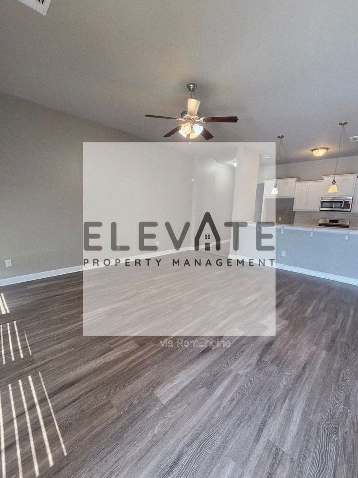 10604 Nw 21st St - Photo 4 of 15