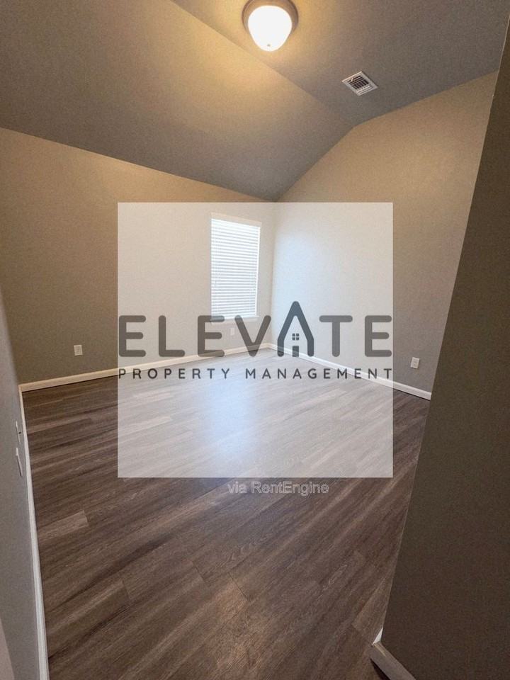 10604 Nw 21st St - Photo 7 of 15