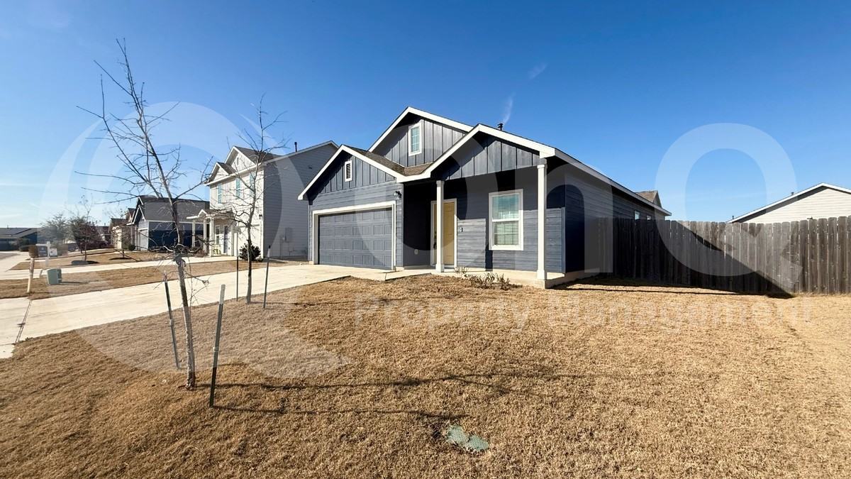 1112 Rio Frio Ln - Photo 3 of 3