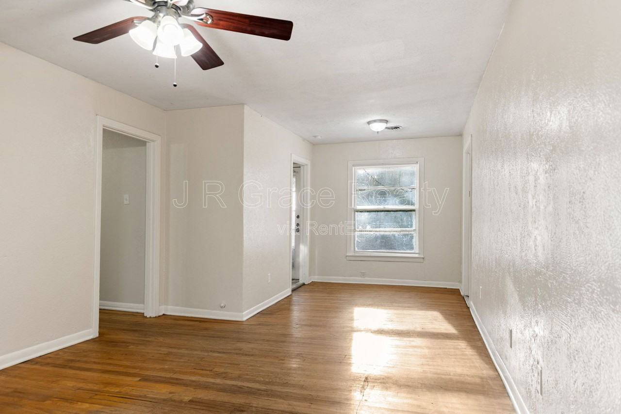 2004 N 39th St - Photo 5 of 15