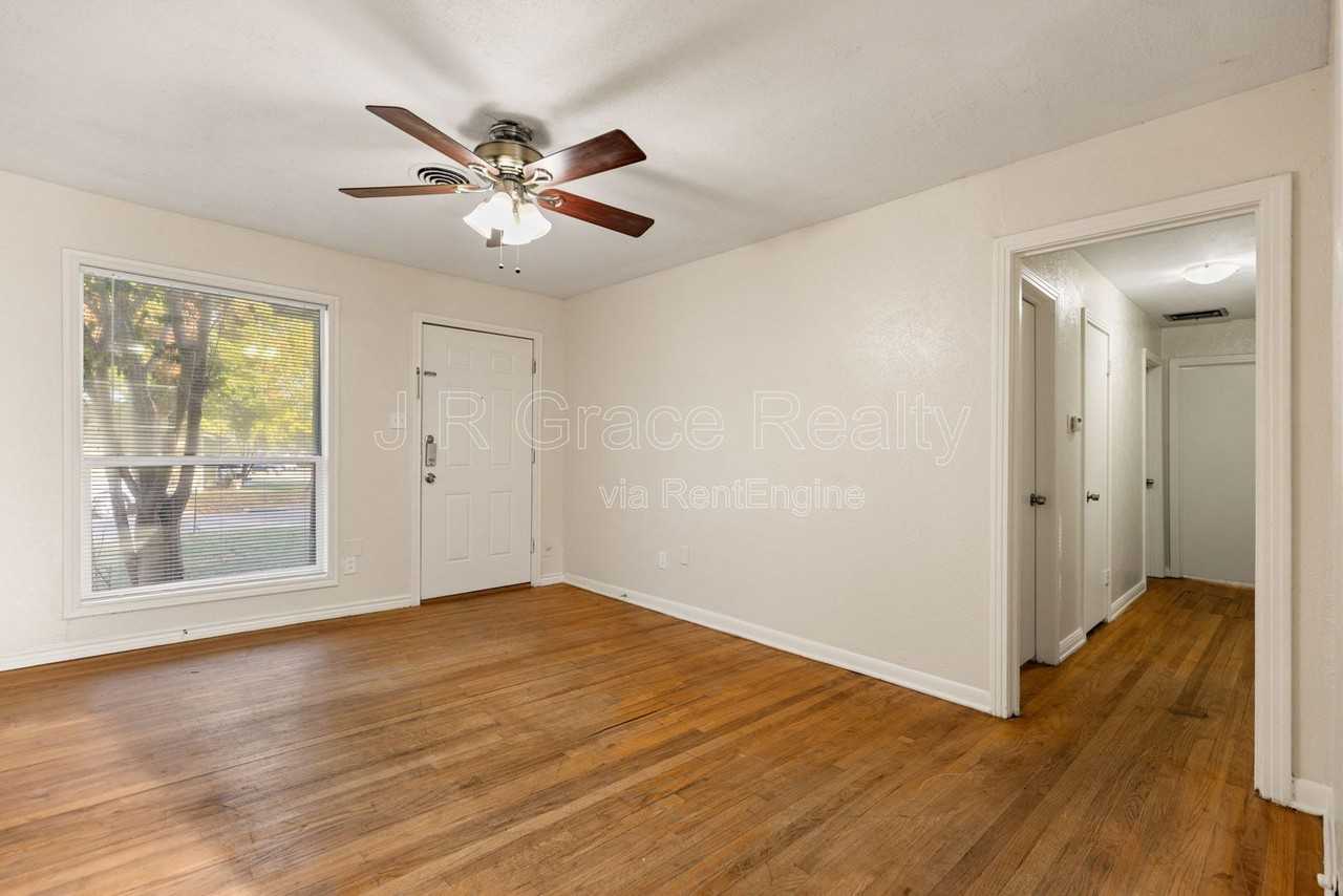 2004 N 39th St - Photo 6 of 15