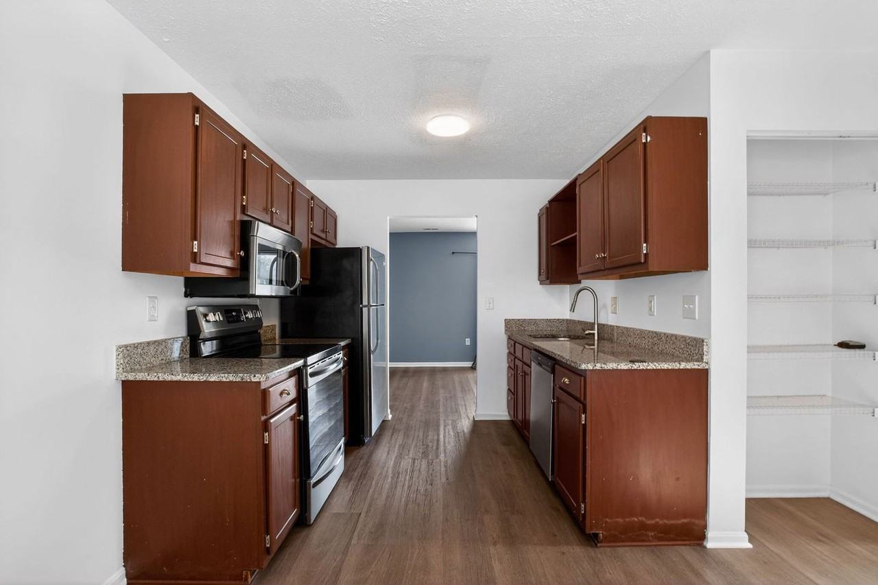 45249 Woodstown Way - Photo 4 of 15