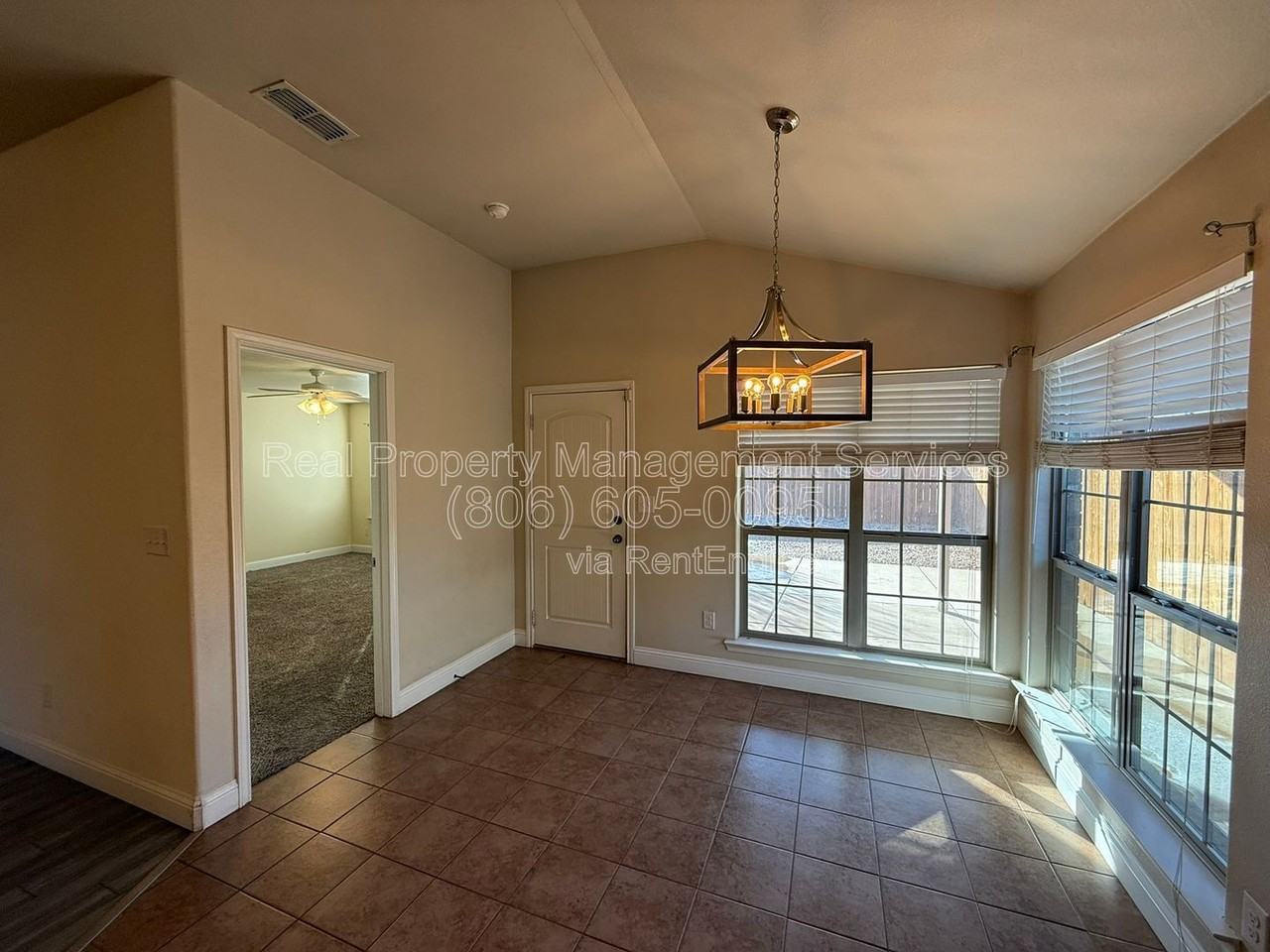 9708 Quitman Ave - Photo 3 of 10