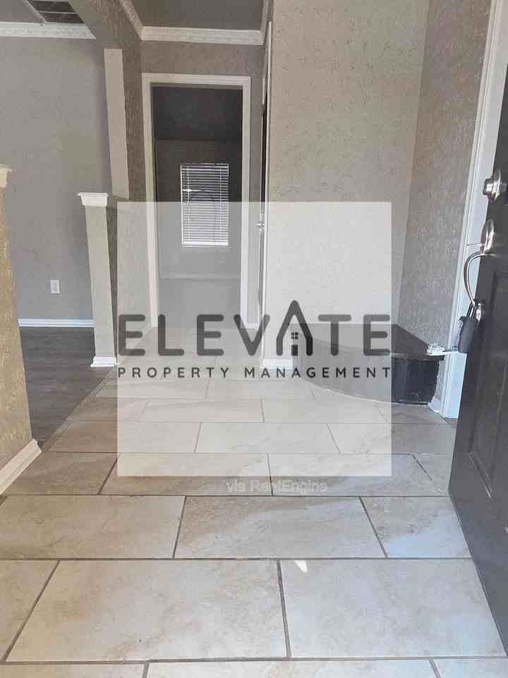 1809 N Oakhill Rd - Photo 2 of 24