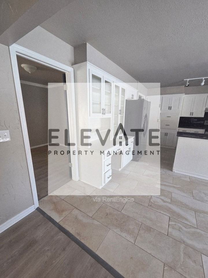 1809 N Oakhill Rd - Photo 6 of 24