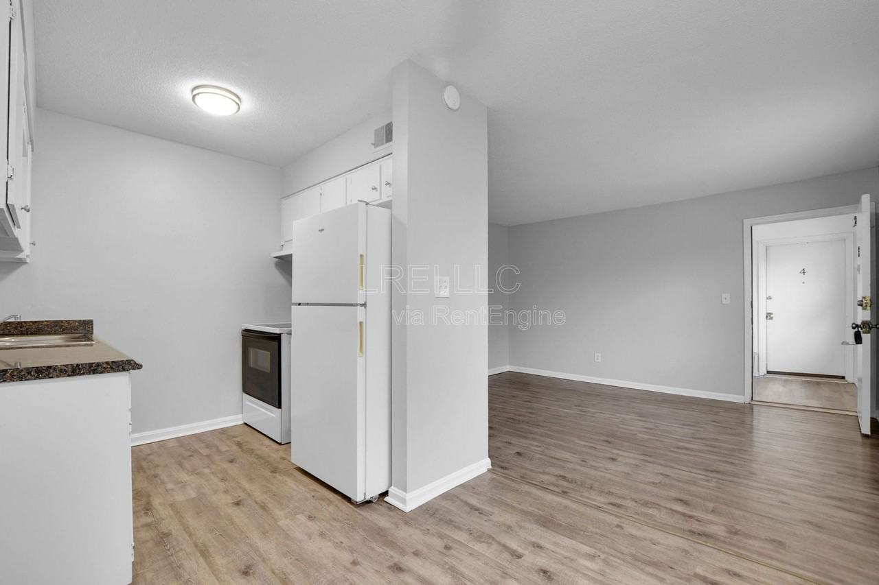 2518 Pennacook Rd #3 - Photo 4 of 9