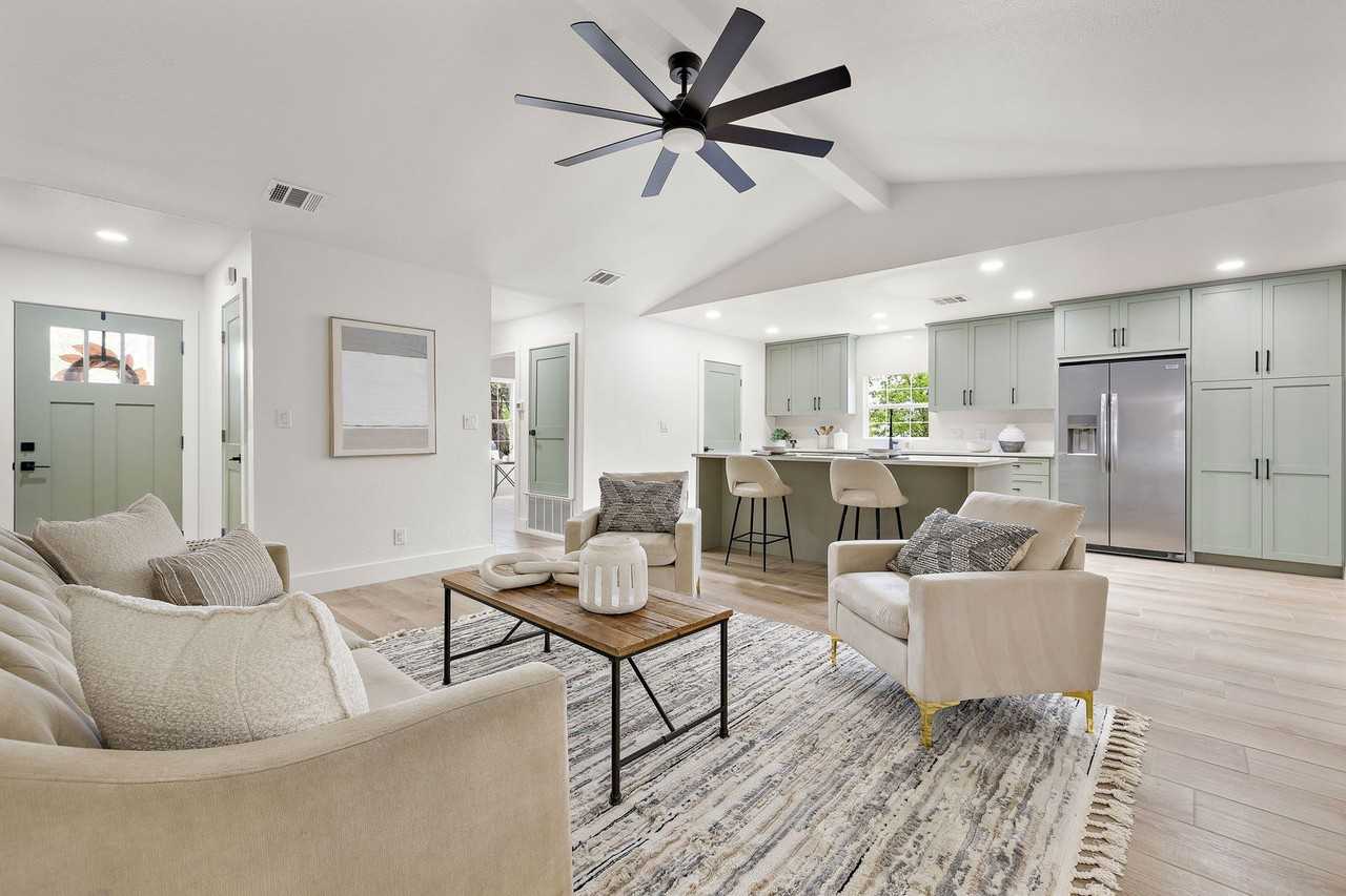 10418 Doc Holliday Trl - Photo 2 of 50