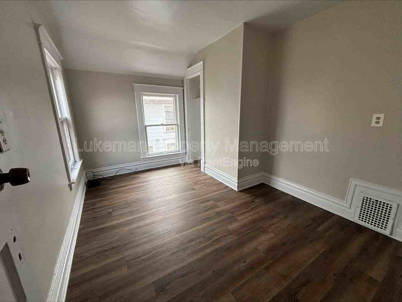 808 W Walnut St #2 - Photo 6 of 10