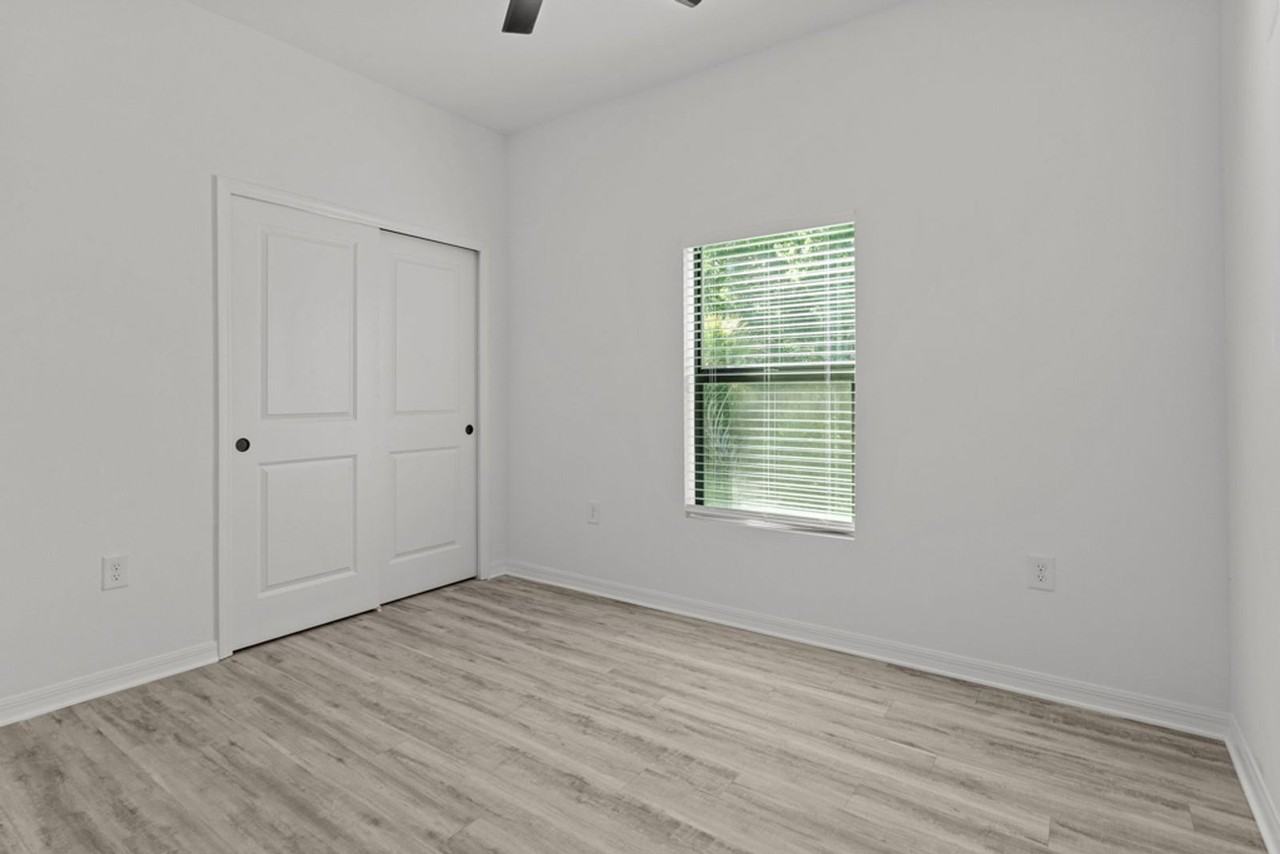 548 Knapp St - Photo 6 of 50