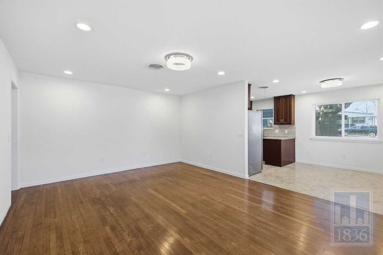 4405 Terrilance Dr - Photo 5 of 50