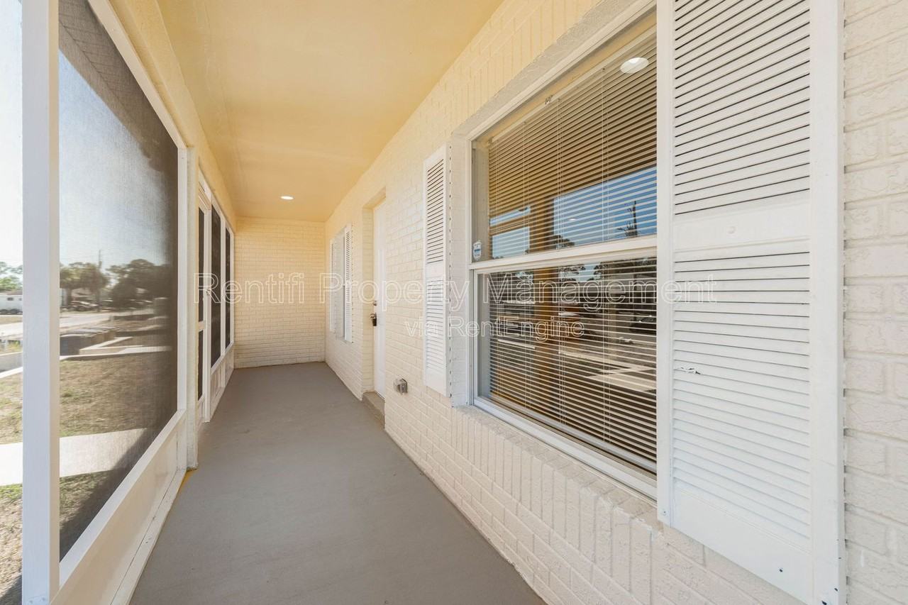 208 Ichabod Ave - Photo 6 of 25