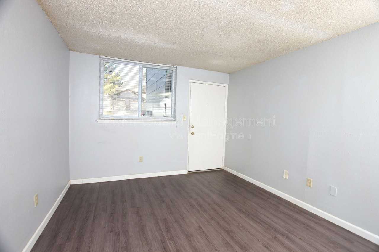 1212 S Longfellow St #211 - Photo 2 of 9