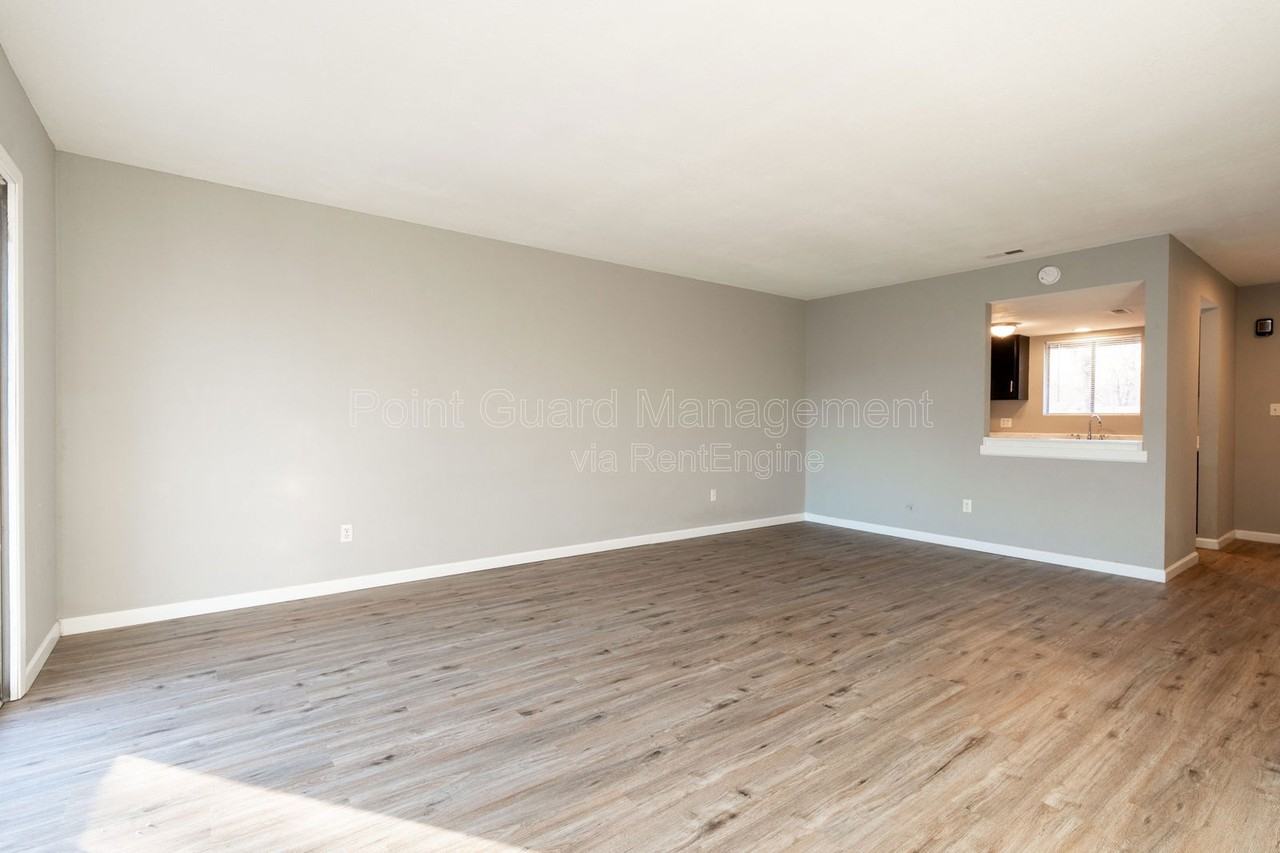 515 W 30th St N #4 - Photo 5 of 28