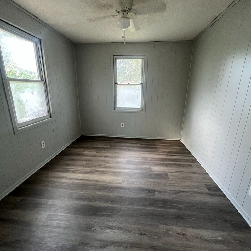 1916 Dabney Dr - Photo 2 of 8