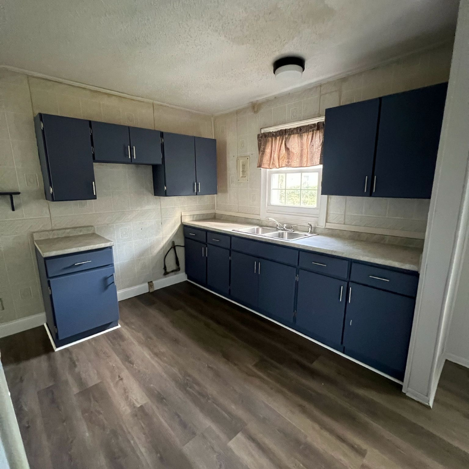 1916 Dabney Dr - Photo 4 of 8