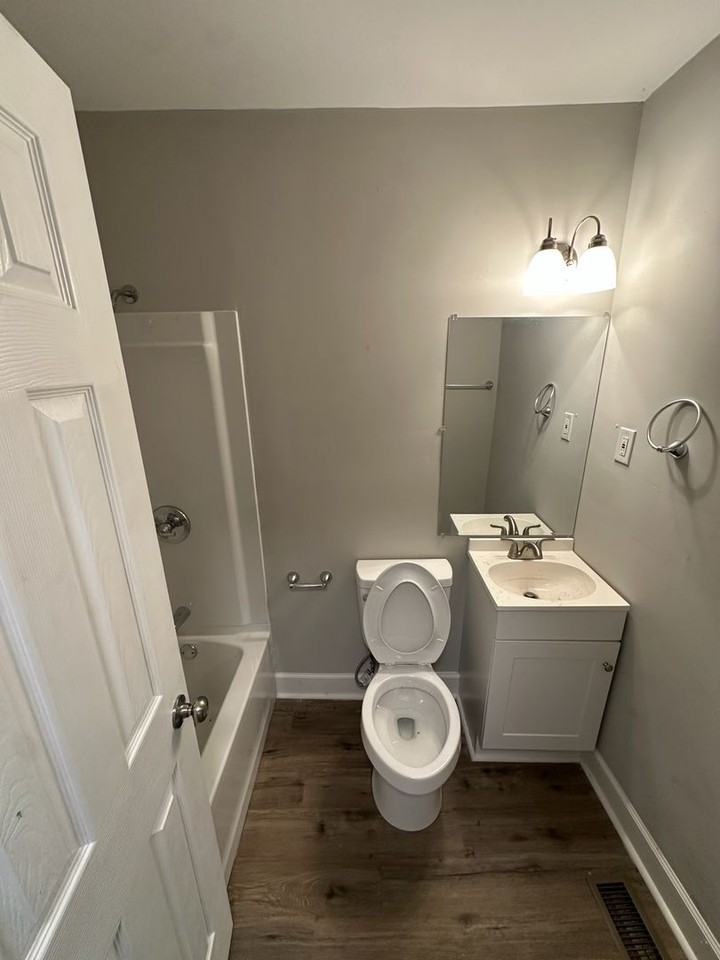 124 Wood St - Photo 3 of 5