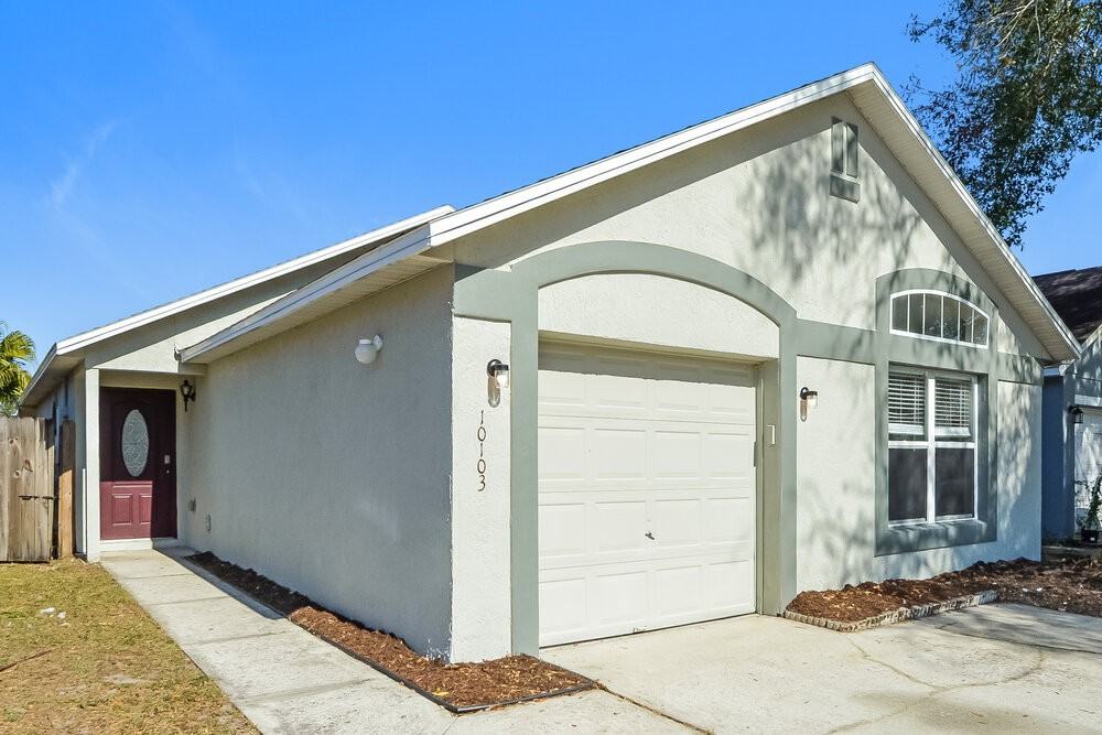 10103 Richardson Ct - Photo 3 of 16