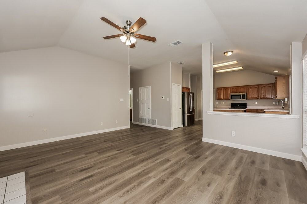 5002 Wordsworth Dr - Photo 4 of 16