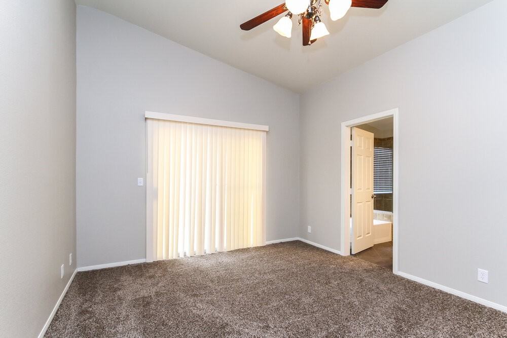 932 Clubview Dr - Photo 7 of 12