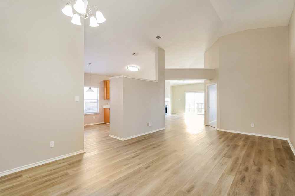 2668 Pioneer Bluffs Rd - Photo 4 of 16