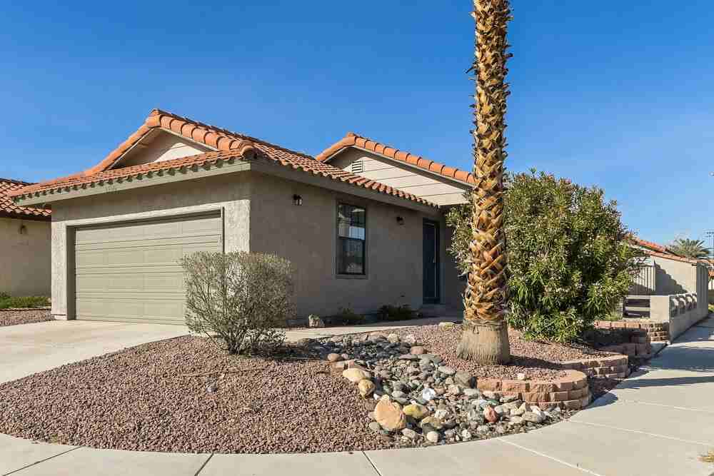 7700 Blackbird Ave - Photo 3 of 16