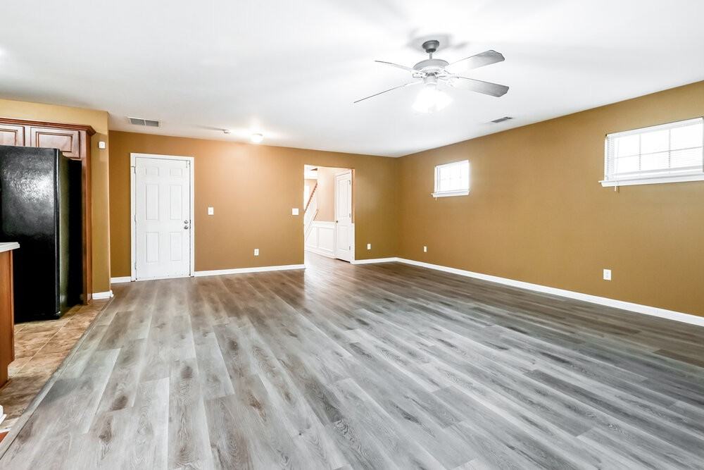 327 Village Chase - Photo 4 of 17