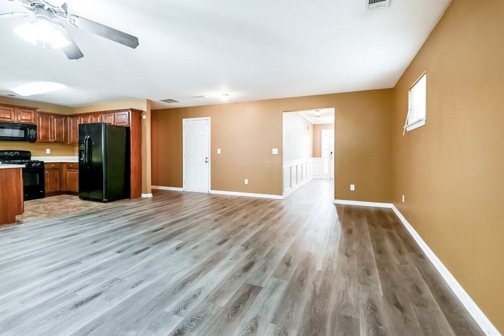 327 Village Chase - Photo 7 of 17