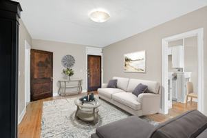 featured image of 2103 Harriet Ave #301