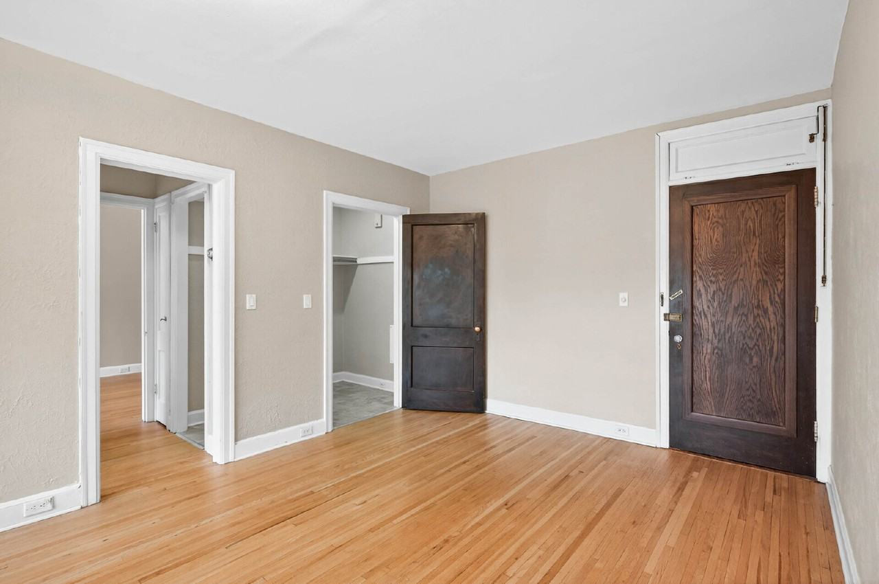 2103 Harriet Ave #301 - Photo 4 of 17