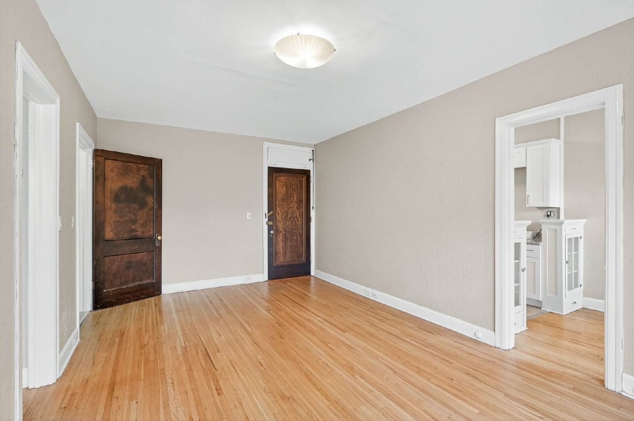 2103 Harriet Ave #301 - Photo 5 of 17