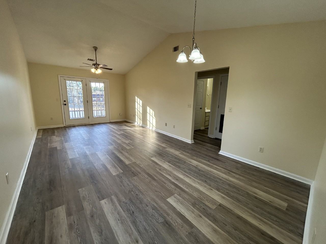 903 Brett Dr Apt E - Photo 5 of 9