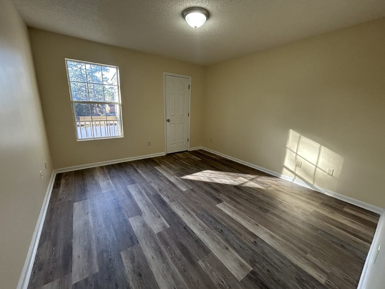 903 Brett Dr Apt E - Photo 7 of 9