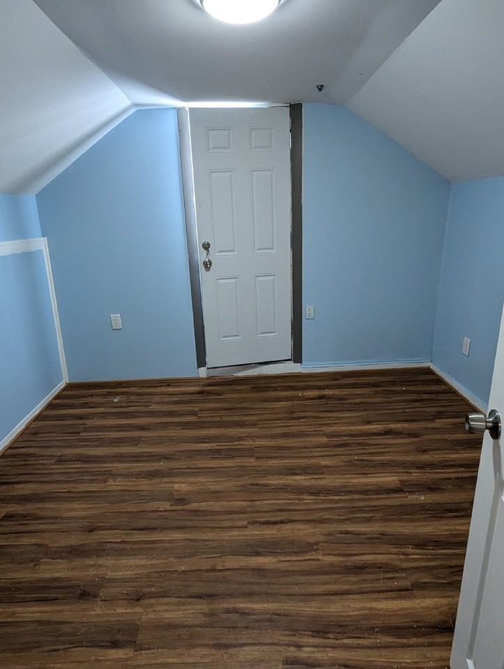 128 Poultney Ave - Photo 7 of 14