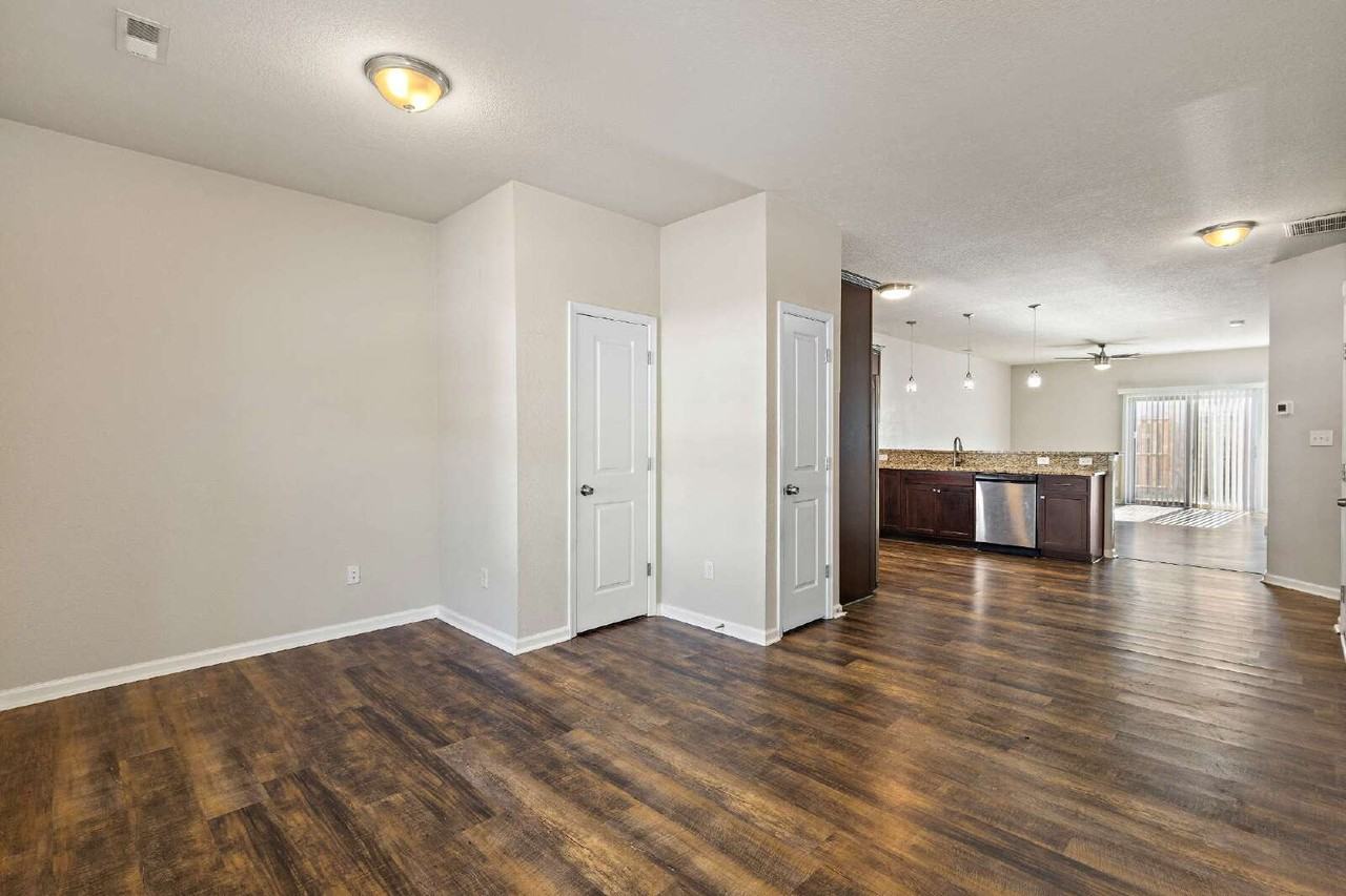 200 Seasons Cir Unit 803 - Photo 2 of 11