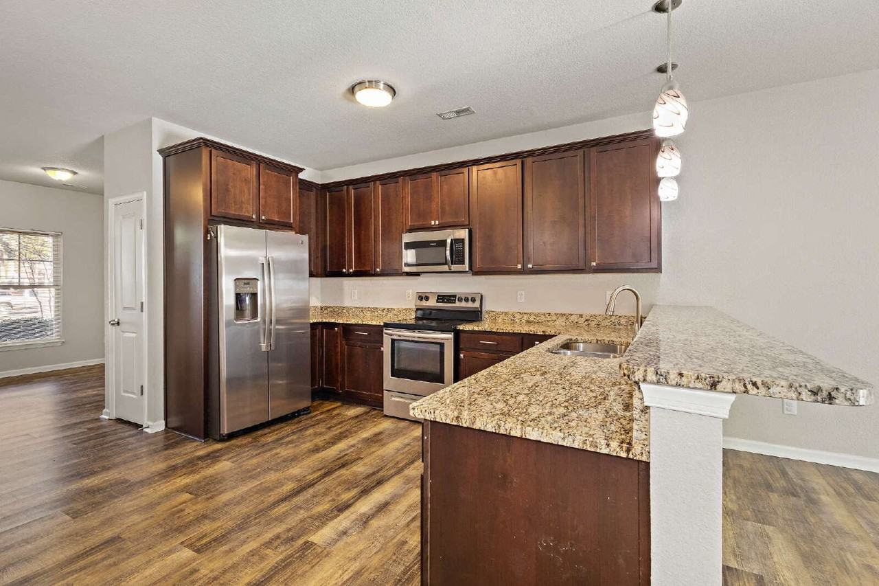 200 Seasons Cir Unit 803 - Photo 4 of 11