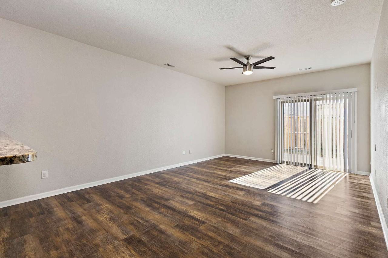 200 Seasons Cir Unit 803 - Photo 5 of 11