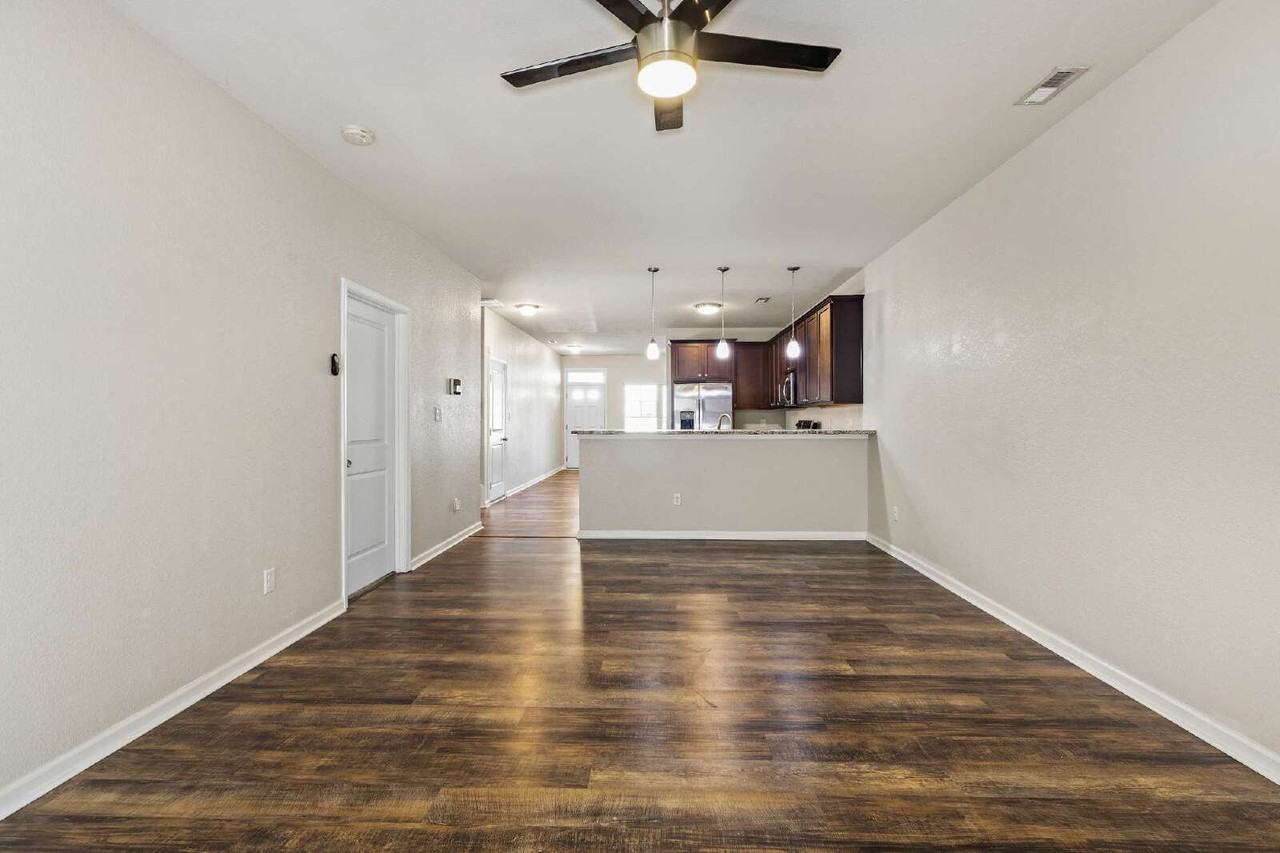 200 Seasons Cir Unit 803 - Photo 6 of 11