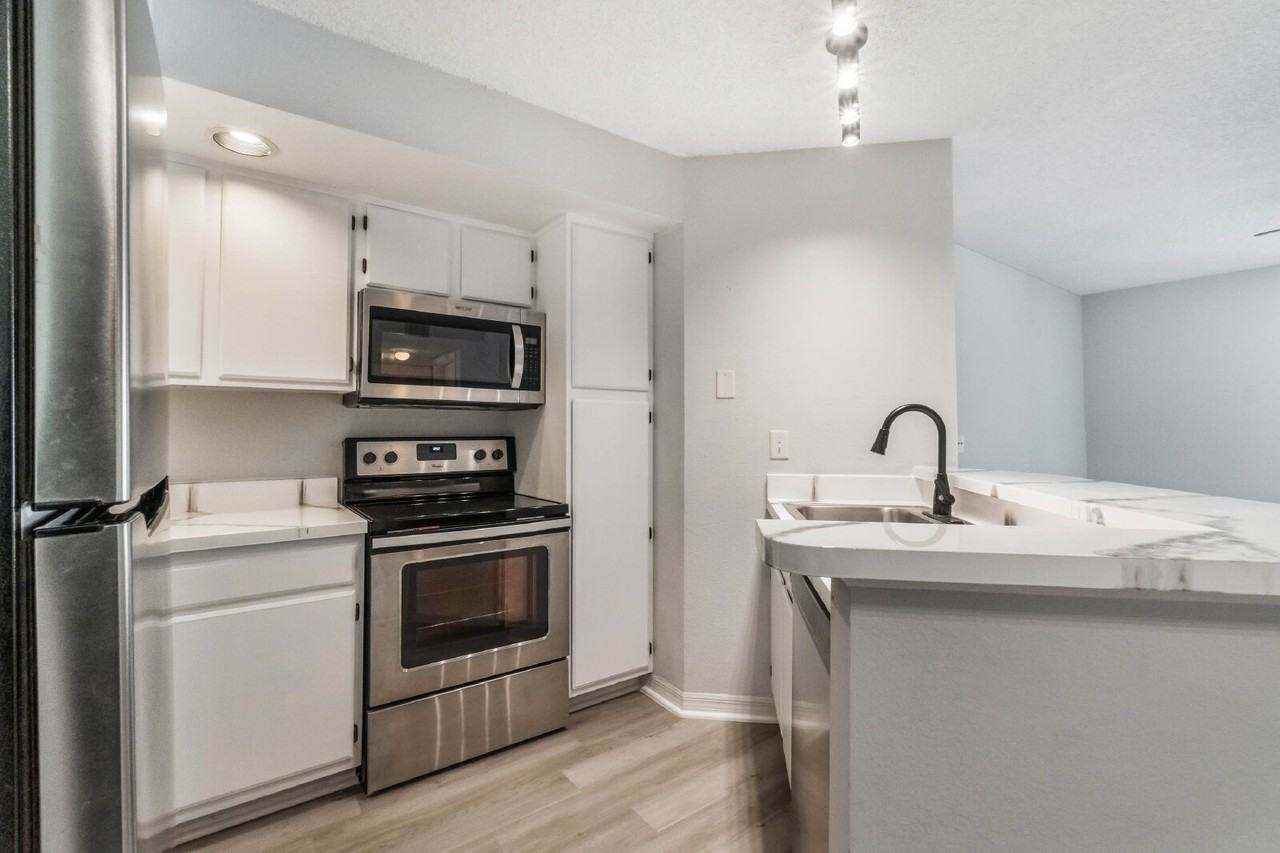 4532 Commander Dr #2115 - Photo 6 of 23